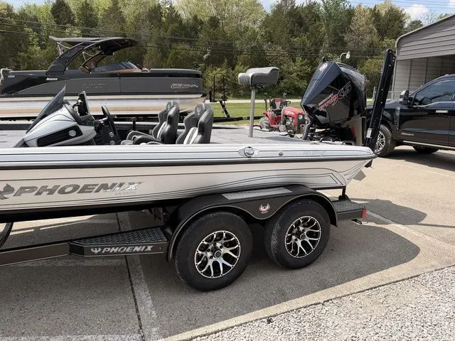 Slide: The Image of Phoenix Bass Boat 921 Elite X 2026 - 15