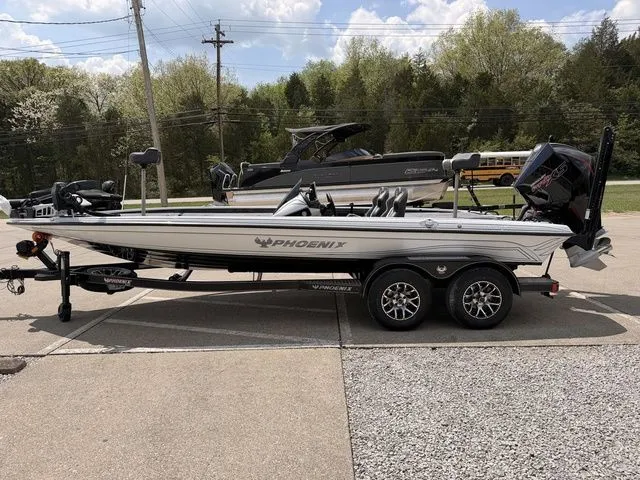 Slide: The Image of Phoenix Bass Boat 921 Elite X 2026 - 17