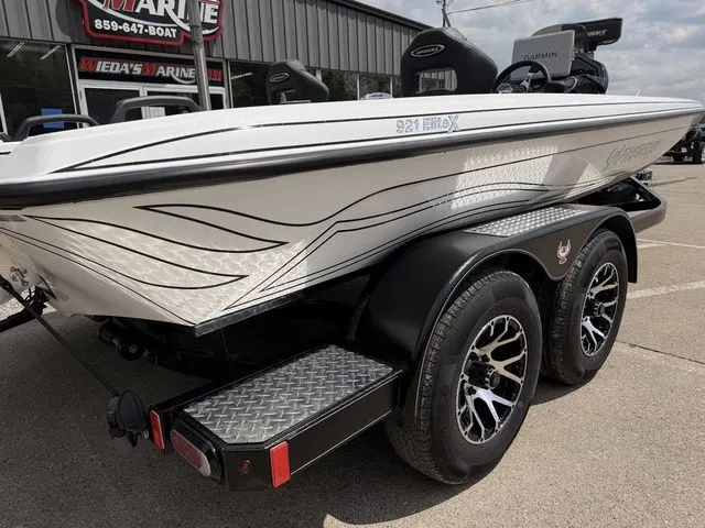 Slide: The Image of Phoenix Bass Boat 921 Elite X 2026 - 4