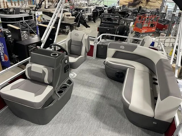 Slide: The Image of Sun Tracker Bass Buggy 18 DLX 2026 - 16