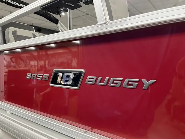 Slide: The Image of Sun Tracker Bass Buggy 18 DLX 2026 - 7