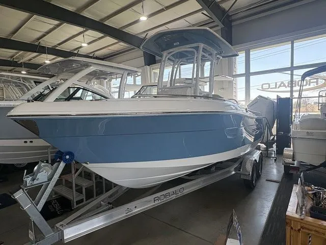 The Image of Robalo R222 Explorer 2026 - 1