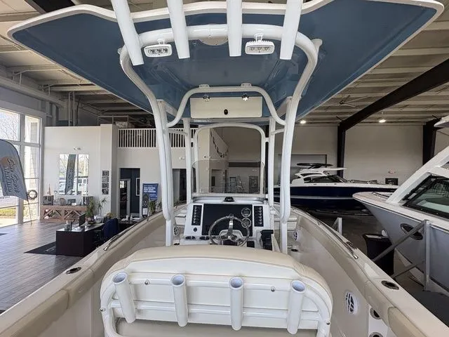 Slide: The Image of Robalo R222 Explorer 2026 - 7