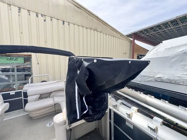 Slide: The Image of Starcraft Stardeck 216 Cruise W/60HP Mercury Bigfoot & Trail 2014 - 16