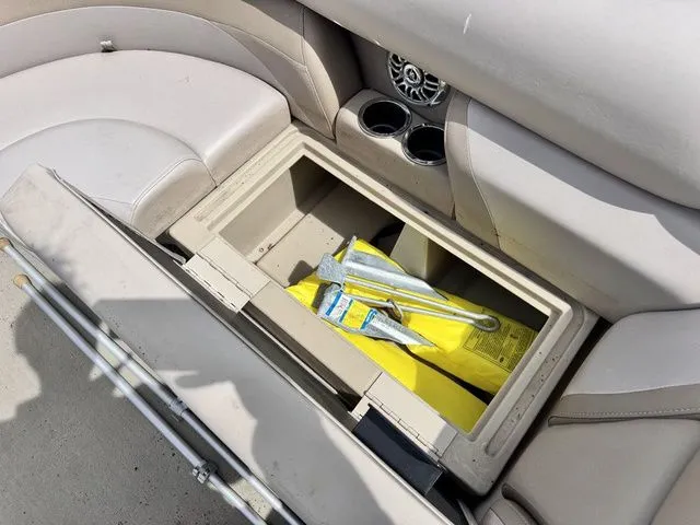 Slide: The Image of Starcraft Stardeck 216 Cruise W/60HP Mercury Bigfoot & Trail 2014 - 20