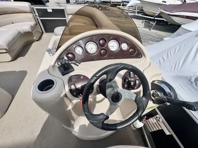 Slide: The Image of Starcraft Stardeck 216 Cruise W/60HP Mercury Bigfoot & Trail 2014 - 9