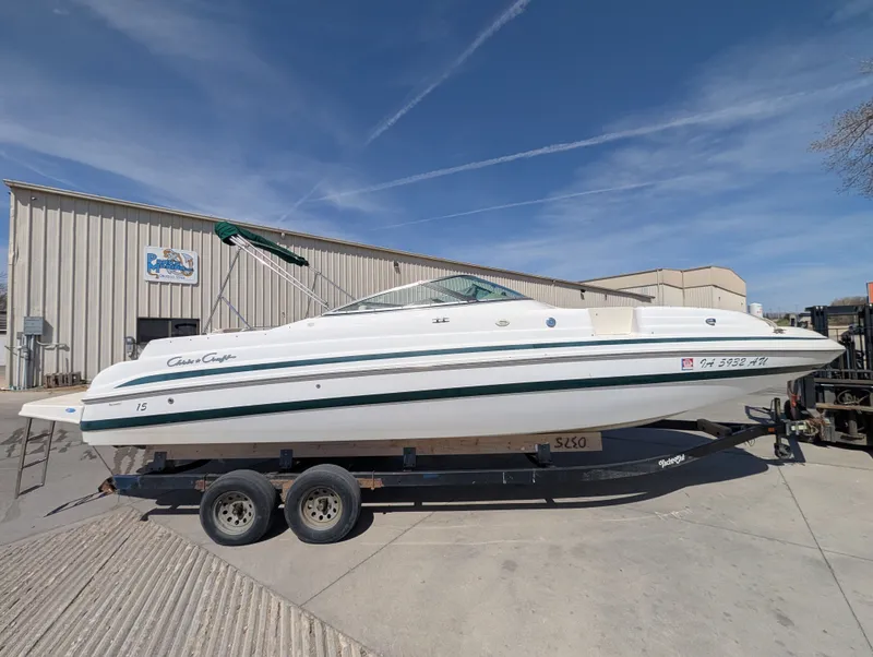 The Image of Chris-Craft 262 Sportdeck 2001 - 1