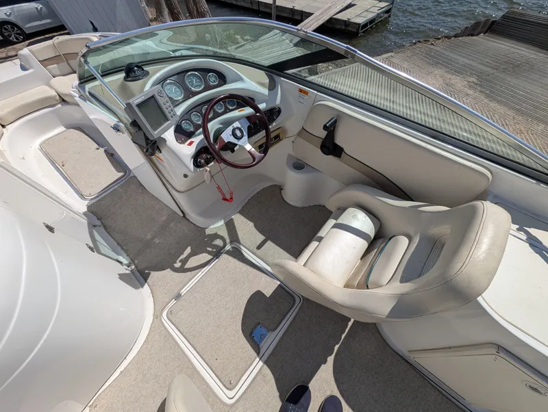 Slide: The Image of Chris-Craft 262 Sportdeck 2001 - 26