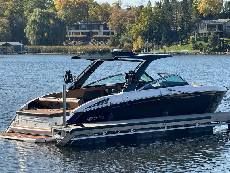 The Image of Cobalt R33 Surf 2024 - 1