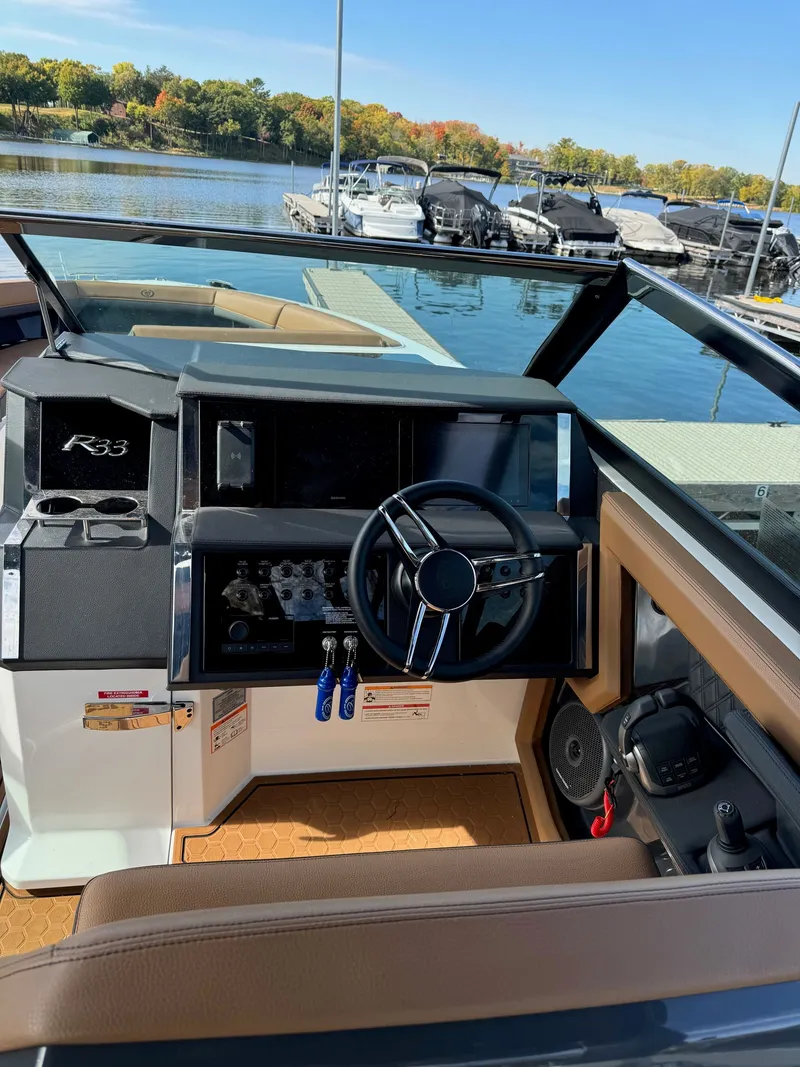 Slide: The Image of Cobalt R33 Surf 2024 - 11