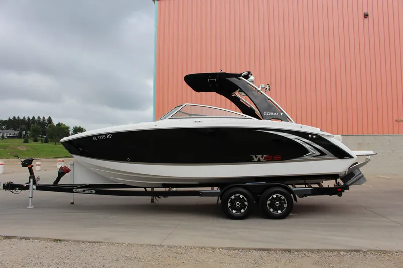 Slide: The Image of Cobalt R5WSS Surf 2017 - 6