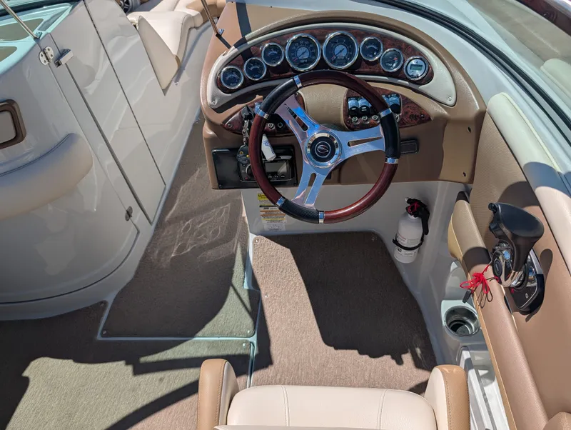 Slide: The Image of Crownline Boats Eclipse E4 2015 - 15