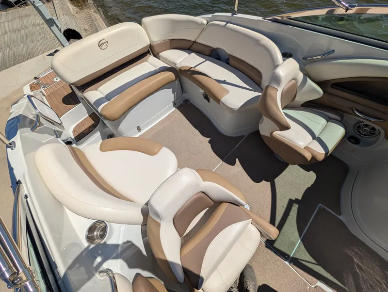 Slide: The Image of Crownline Boats Eclipse E4 2015 - 16
