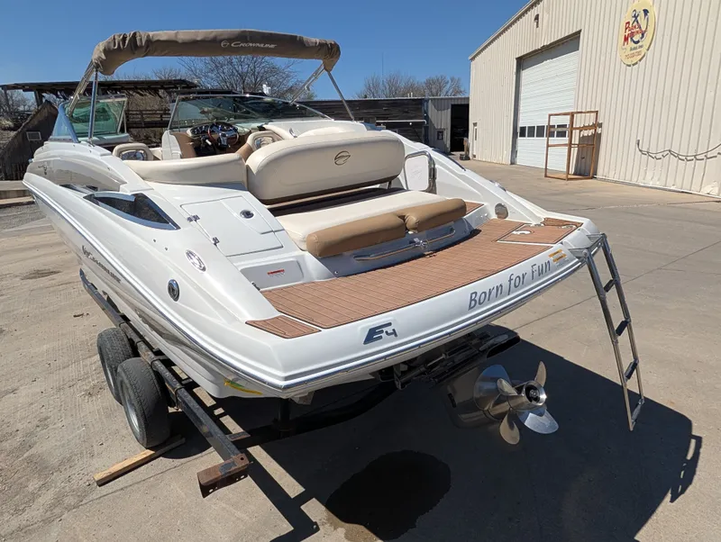 Slide: The Image of Crownline Boats Eclipse E4 2015 - 3