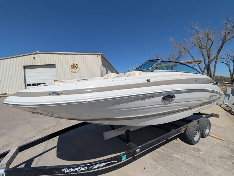 Slide: The Image of Crownline Boats Eclipse E4 2015 - 6