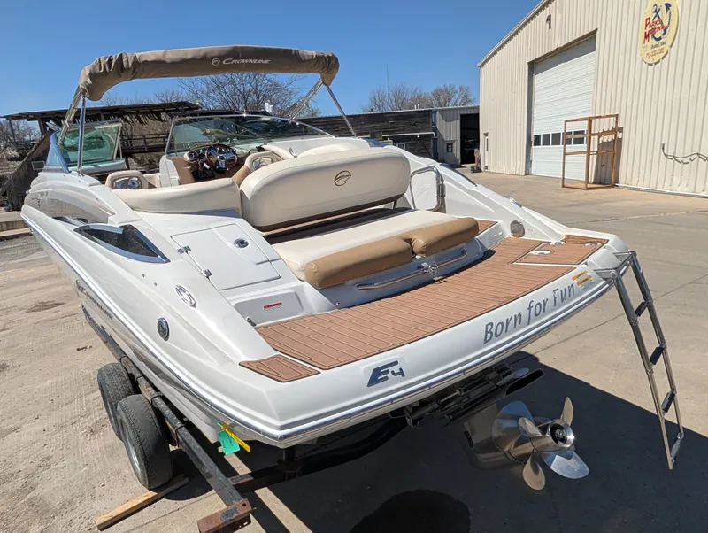 Slide: The Image of Crownline Boats Eclipse E4 2015 - 7