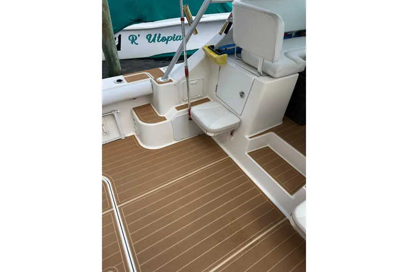 Slide: The Image of 2008 Pursuit OS 335 Offshore - 15