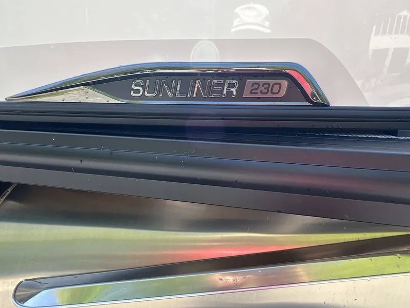 Slide: The Image of Harris Sunliner 230 2026 - 13