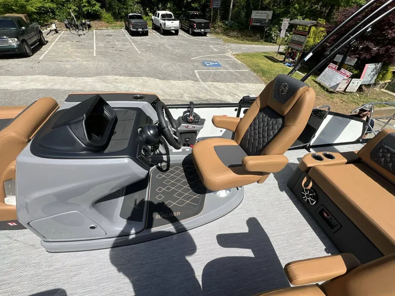 Slide: The Image of Harris Sunliner 230 2026 - 15