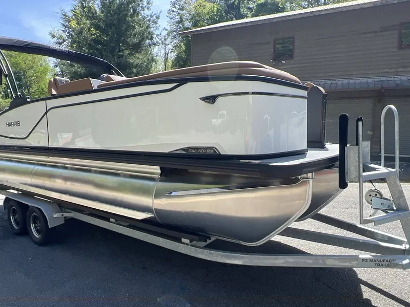 Slide: The Image of Harris Sunliner 230 2026 - 20
