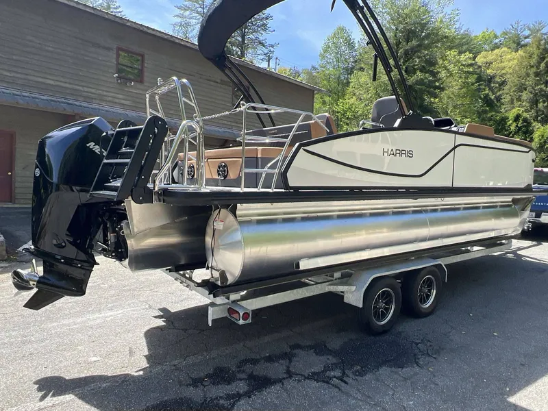 Slide: The Image of Harris Sunliner 230 2026 - 21