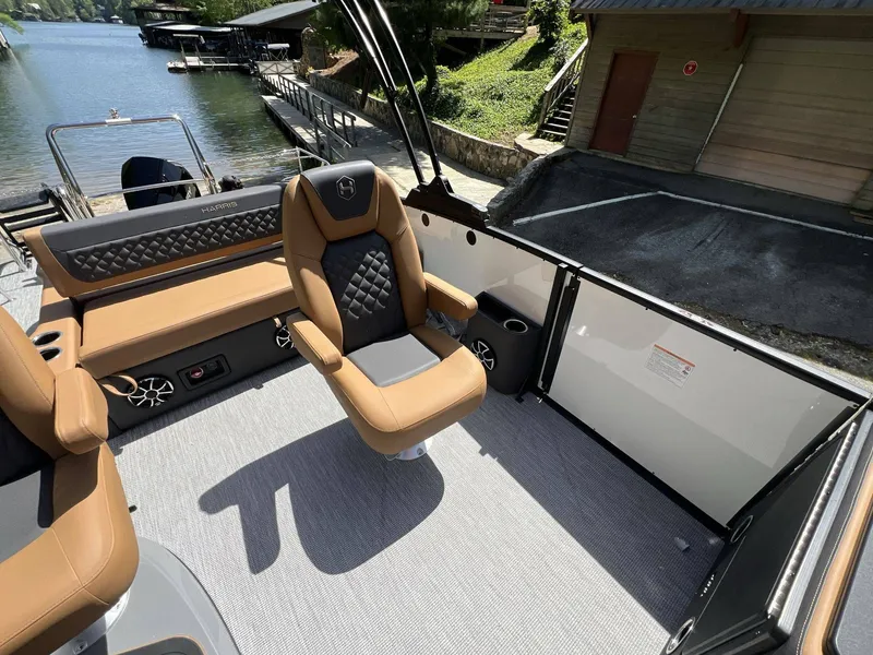 Slide: The Image of Harris Sunliner 230 2026 - 5