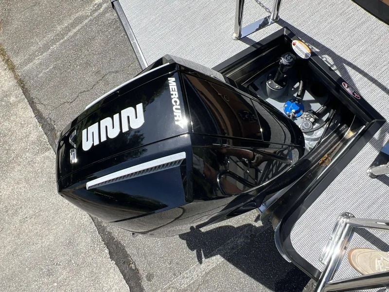 Slide: The Image of Harris Sunliner 230 2026 - 6