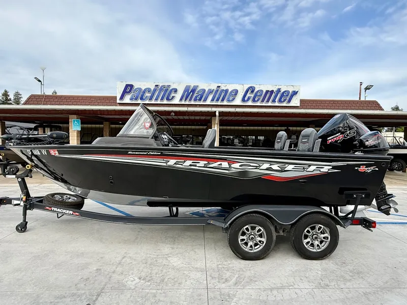 The Image of Tracker TARGA V-19 WT w/ 225Mercury Pro XS and a 9.9HP Mercury Kicker! 2022 - 1