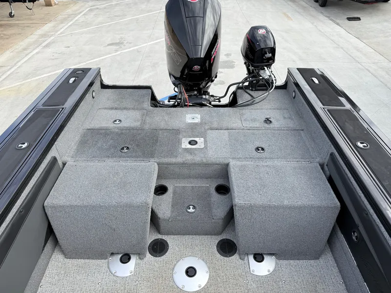 Slide: The Image of Tracker TARGA V-19 WT w/ 225Mercury Pro XS and a 9.9HP Mercury Kicker! 2022 - 12