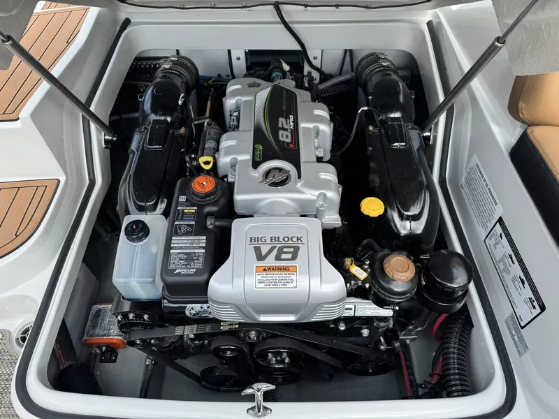 Slide: The Image of Crownline Boats 288 SS 2026 - 26