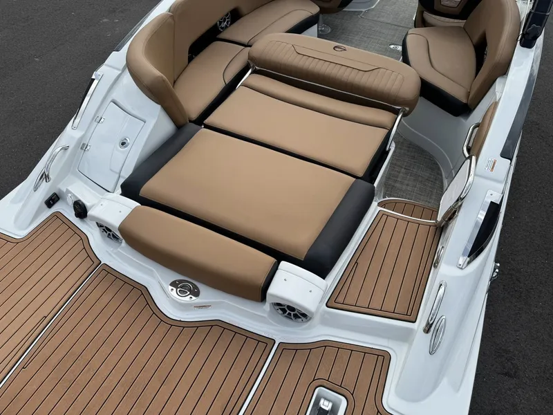 Slide: The Image of Crownline Boats 288 SS 2026 - 3