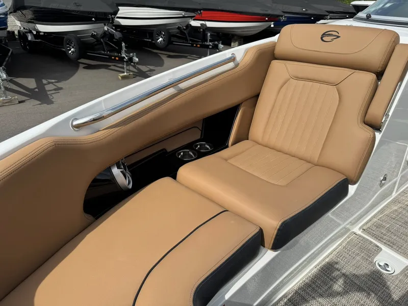 Slide: The Image of Crownline Boats 288 SS 2026 - 30