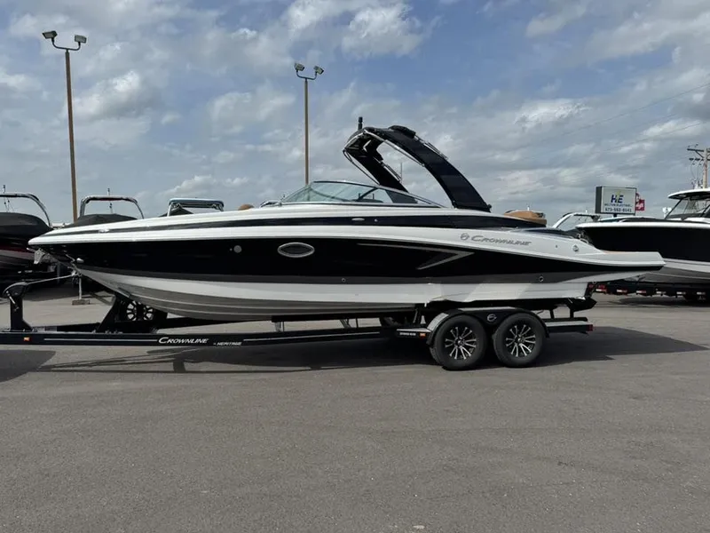 Slide: The Image of Crownline Boats 288 SS 2026 - 9