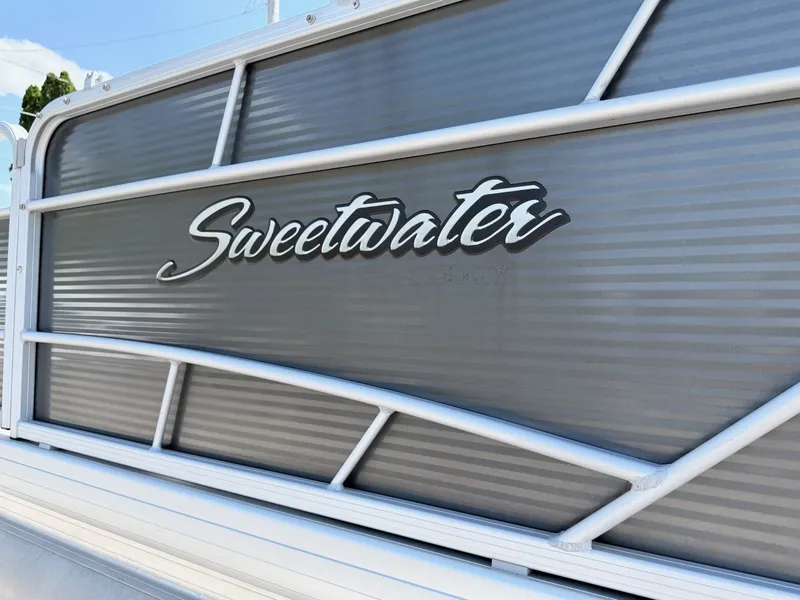 Slide: The Image of Sweetwater SW 2086 2017 - 13