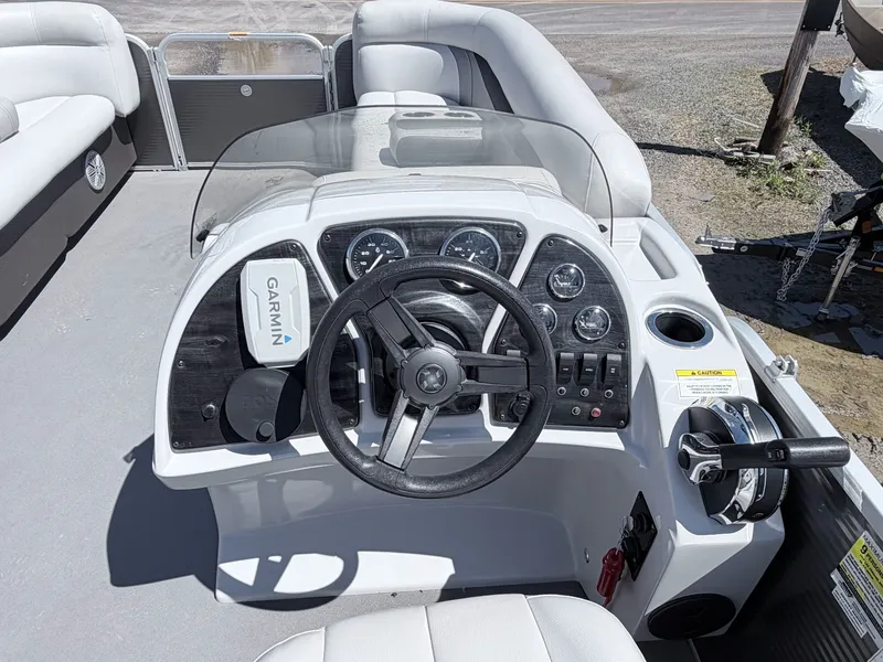 Slide: The Image of Sweetwater SW 2086 2017 - 25