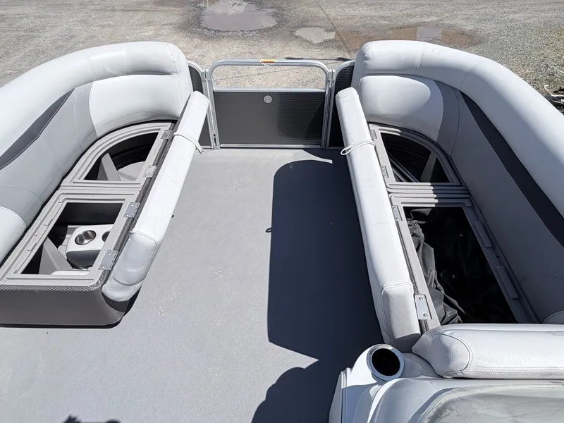 Slide: The Image of Sweetwater SW 2086 2017 - 5