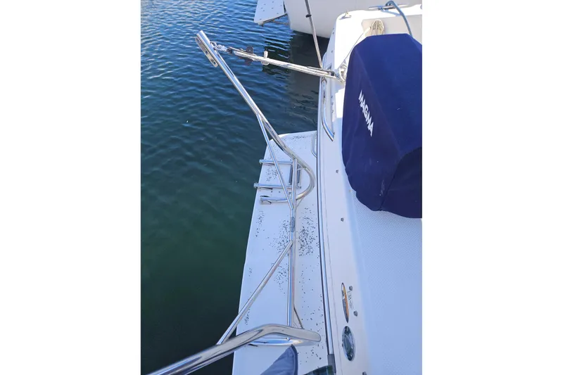 Slide: The Image of 2002 Bayliner 2859 Ciera Classic boat with stainless steel railing and covered equipment. - 15