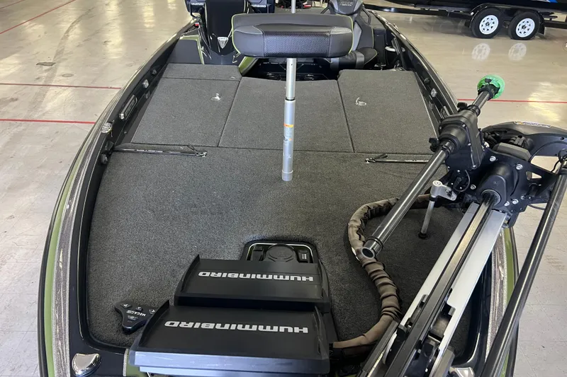 Slide: The Image of 2024 Skeeter FXR21 Apex boat motor and propeller detail in sunlight. - 9