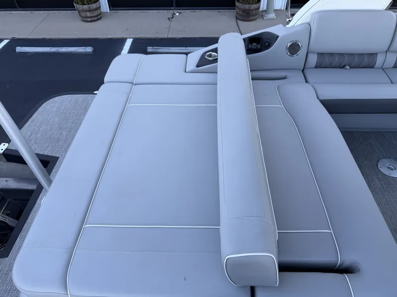 Slide: The Image of Bennington QX25 2023 - 10