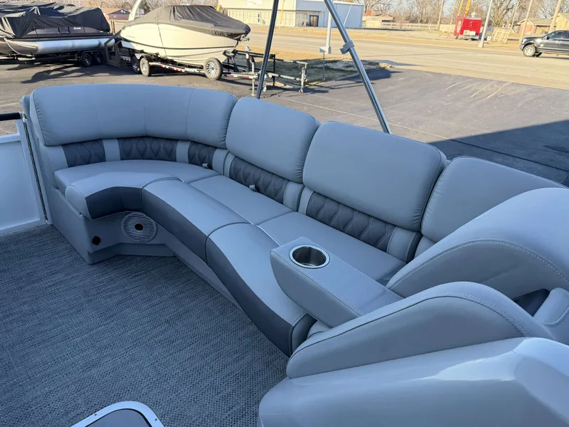 Slide: The Image of Bennington QX25 2023 - 20