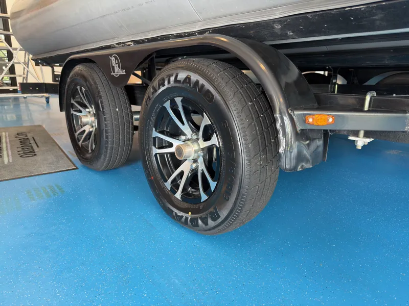 Slide: The Image of Harris Cruiser 210 2023 - 14