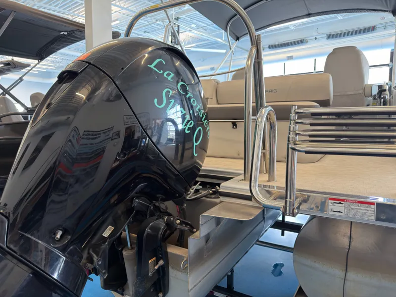 Slide: The Image of Harris Cruiser 210 2023 - 17