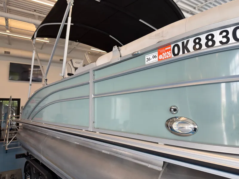 Slide: The Image of Harris Cruiser 210 2023 - 6