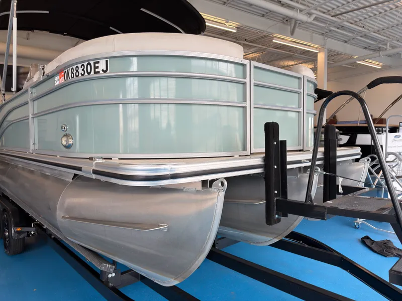 Slide: The Image of Harris Cruiser 210 2023 - 8