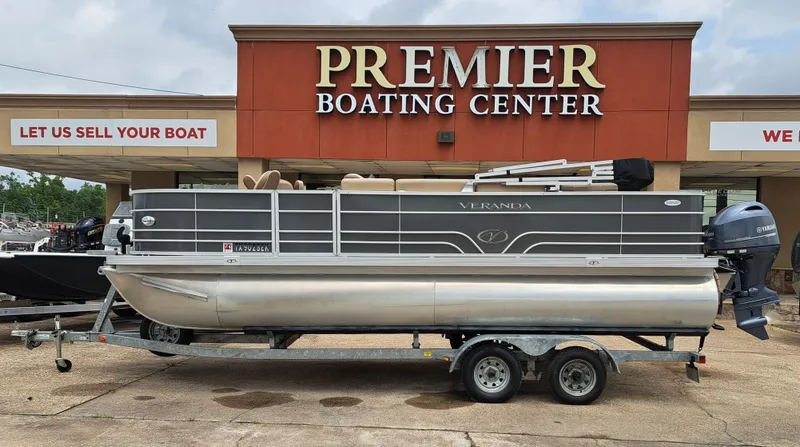 Slide: The Image of Veranda VF20F4 2018 - 3