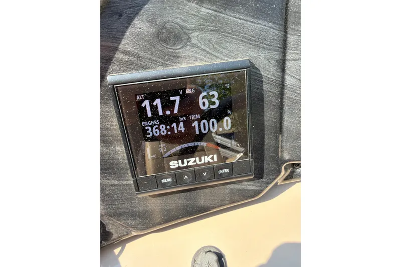 Slide: The Image of Digital display on 2019 Bentley Pontoons 250/253 Elite Admiral dashboard. - 9