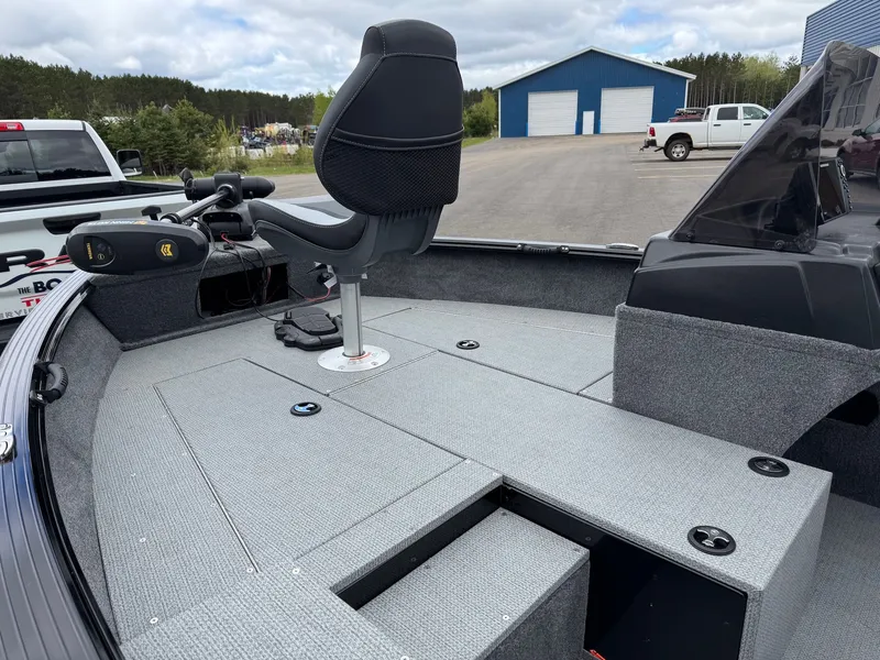 Slide: The Image of 2026 G3 Angler V164 C boat with seat and controls. - 10