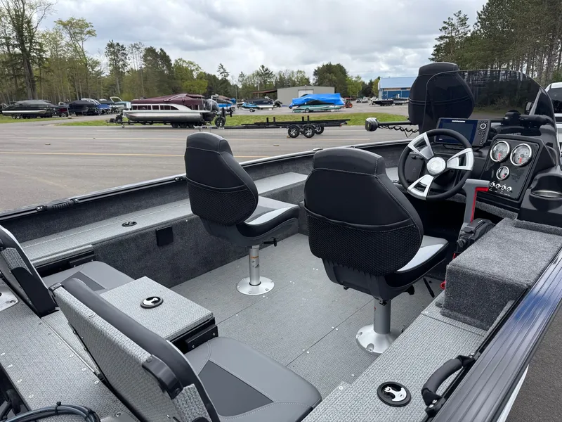 Slide: The Image of Interior of G3 Angler V164 C boat, model year 2026. - 13