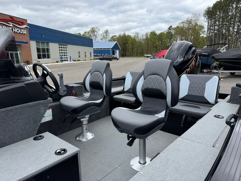 Slide: The Image of Interior of G3 Angler V164 C boat, model year 2026. - 15
