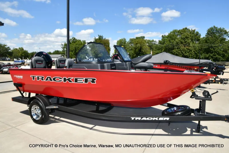 The Image of Tracker Pro Guide V-175 Combo 2026 - 1